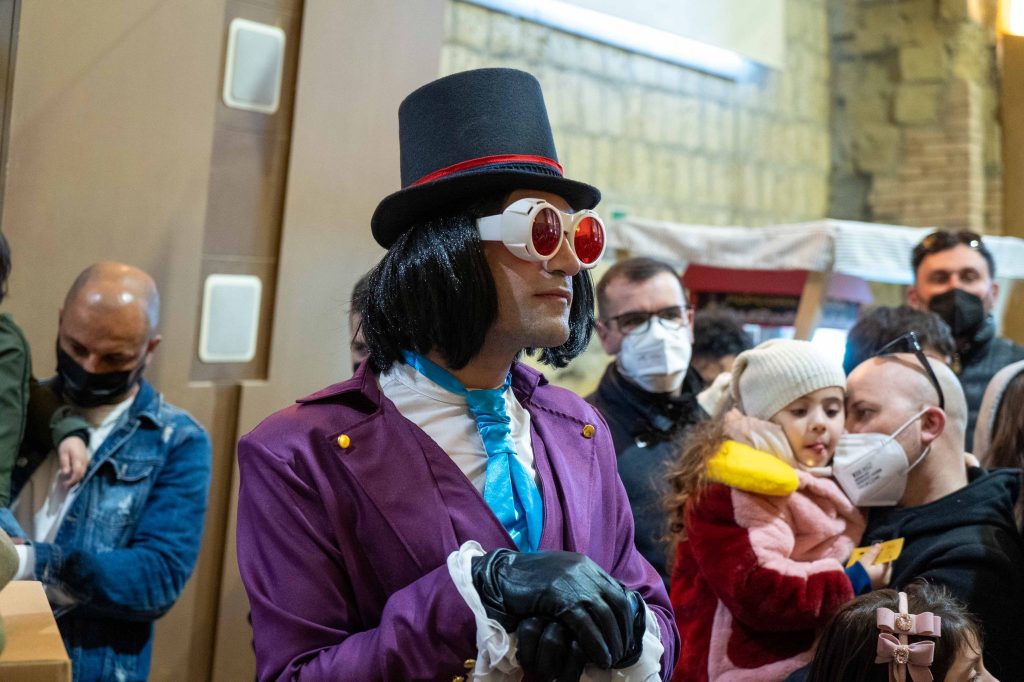 Tutti pazzi per Willy Wonka: boom di presenze per la «Fabbrica del  cioccolato» - Napoli Village - Quotidiano di Informazioni Online