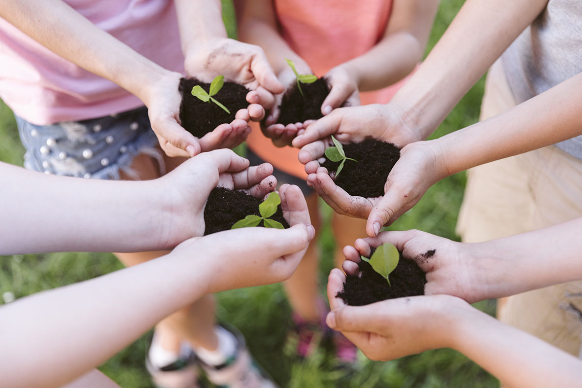 On April 22nd for International Earth Day in free workshops for children at La Reggia Designer Outlet